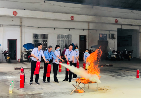 婺源公交、婺源長運(yùn)舉行消防安全培訓(xùn)