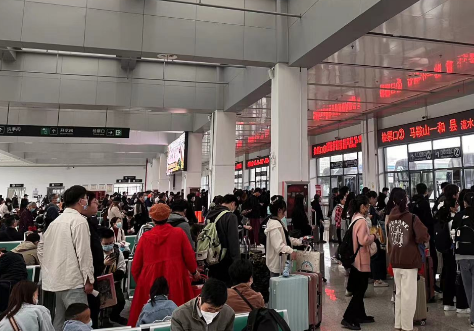 ?馬鞍山長客:“五一”打好“安全牌”、“服務(wù)牌”、“保障牌”