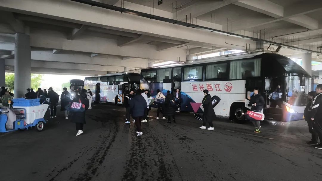 都市城際公交:護(hù)航2024全國青年羽毛球錦標(biāo)賽
