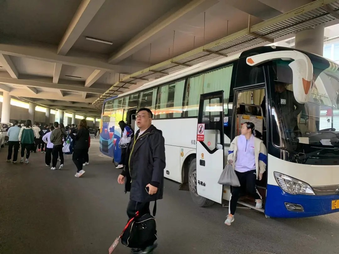 馬鞍山長(zhǎng)客:當(dāng)涂長(zhǎng)客擔(dān)負(fù)“農(nóng)行杯”全國(guó)羽毛球單項(xiàng)冠軍賽運(yùn)輸任務(wù)