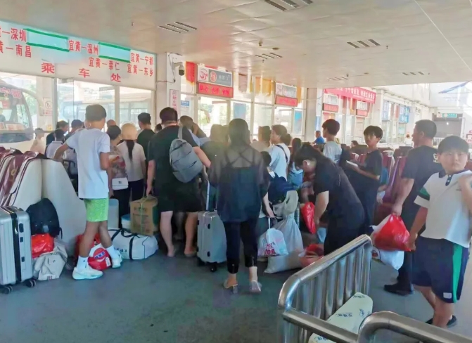 撫州長運(yùn):“暑運(yùn)模式”啟動 全力滿足旅客出行需求