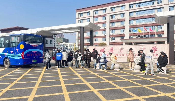 撫州長(zhǎng)運(yùn):南城分公司圓滿完成育人學(xué)校學(xué)生專業(yè)考試運(yùn)輸任務(wù)