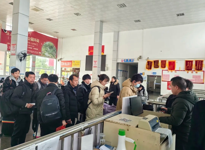撫州長運:廣昌分公司多措并舉 積極應對返程客流高峰